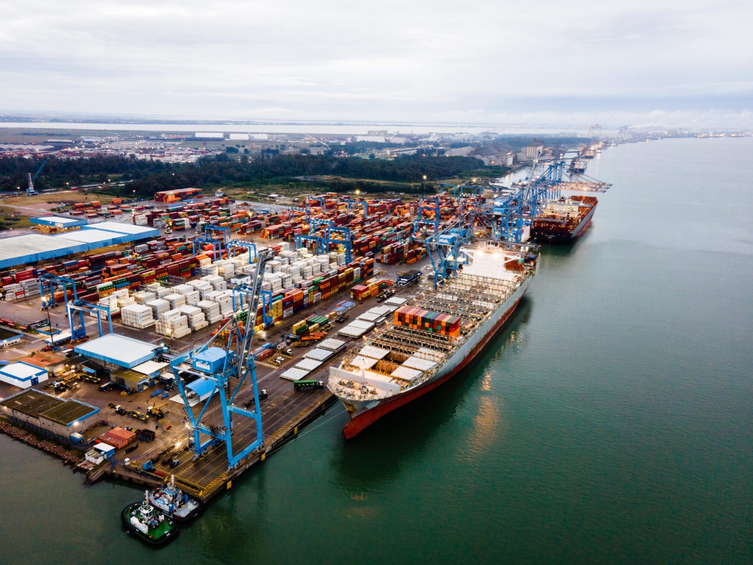 fotos aéreas operação 2 navios 10-05-2021 (21)-min