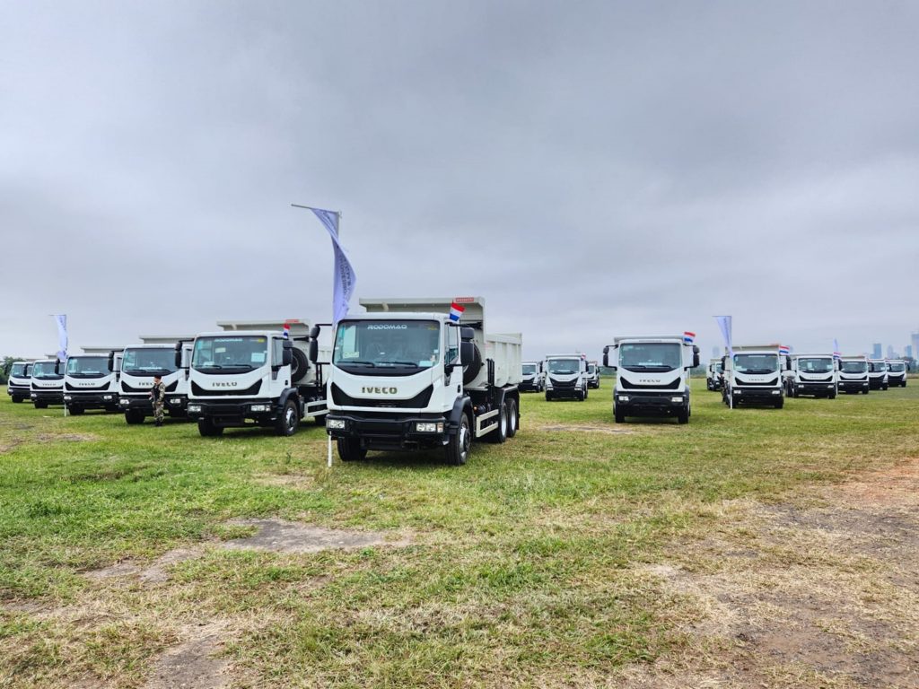 IVECO reforça presença no Paraguai com importante entrega de caminhões
