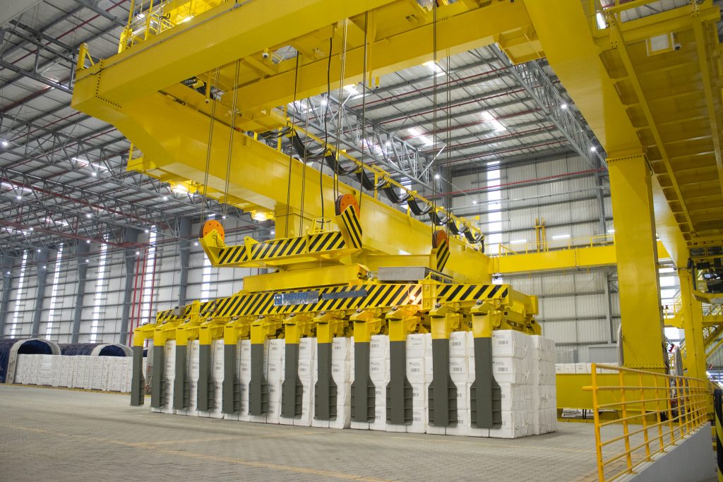 Portocel recebe primeira carga no terminal da Suzano em Santos