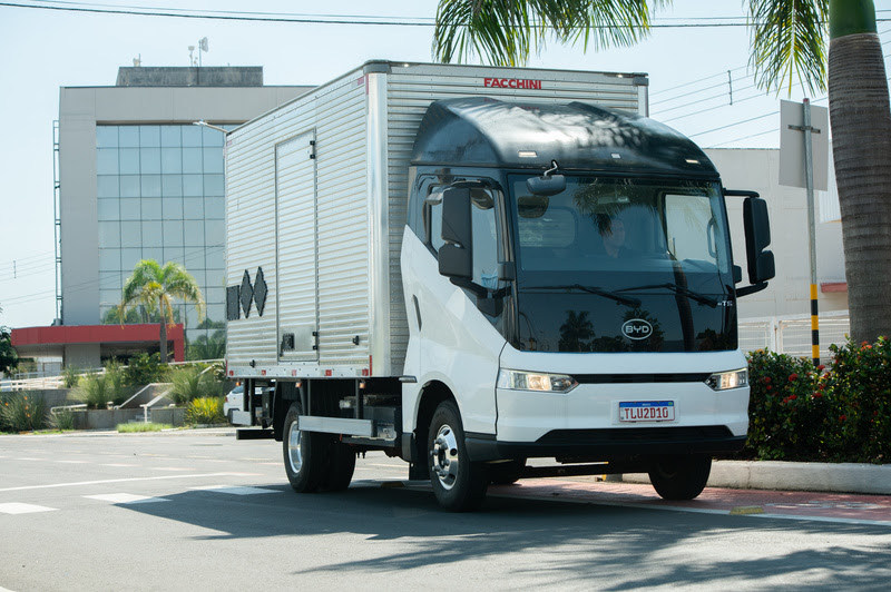 Caminhão elétrico eT5 