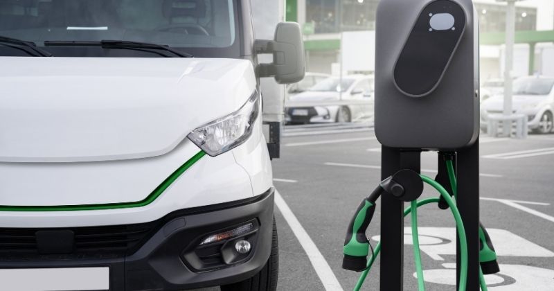 LOGÍSTICA EM TRANSFORMAÇÃO: COMO A FROTA Eletrificação REDEFINE A EFICIÊNCIA OPERACIONAL