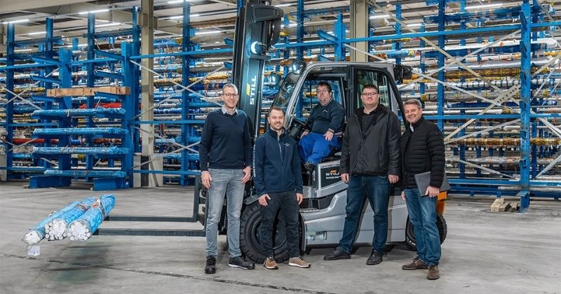 STILL desenvolve empilhadeira inclusiva com plataforma ajustável