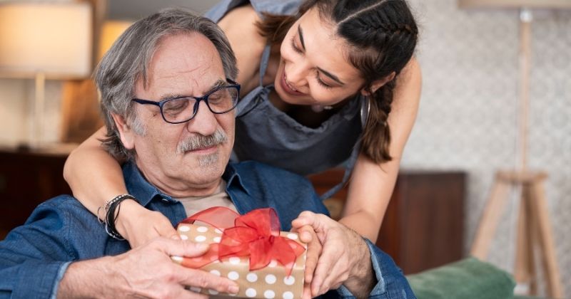 Dia dos Pais deve gerar R$ 1 bilhão a mais em vendas no varejo paulista em 2025