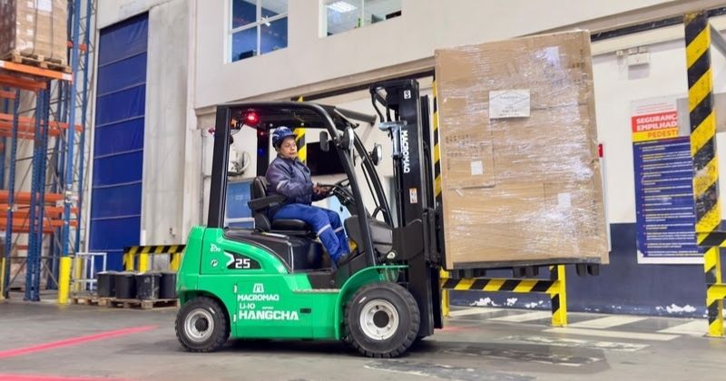 TCP substitui empilhadeiras a combustão por empilhadeiras elétricas no Terminal de Paranaguá