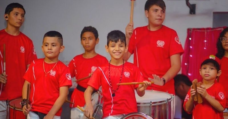 Super Terminais apoia projetos sociais dos Bois Caprichoso e Garantido em Parintins