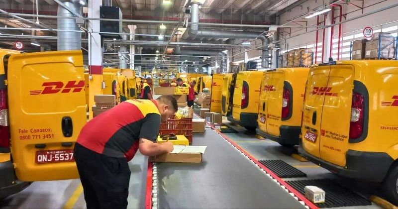 DHL Express projeta alta na Peak Season de 2025 e prevê até 15% mais entregas no Brasil