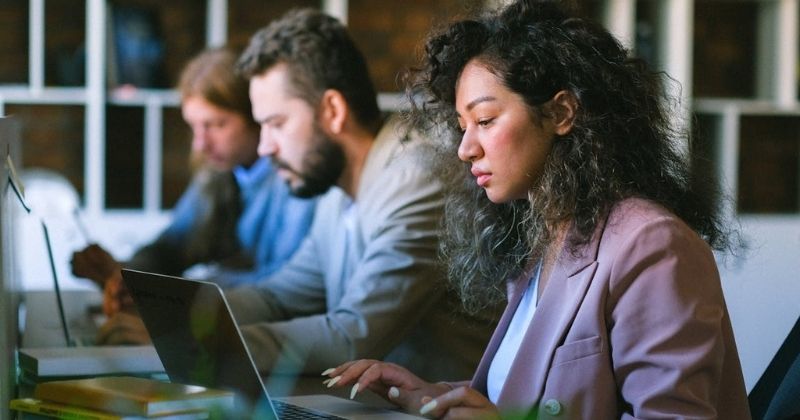 IA elimina digitação manual e redefine a eficiência no comércio exterior, aponta CEO da Asia Shipping