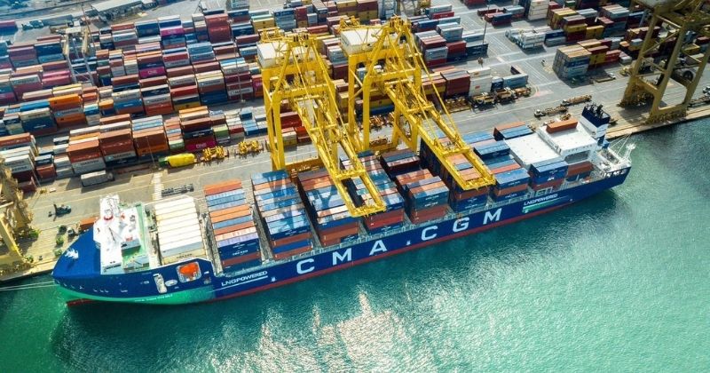 DHL e CMA CGM ampliam descarbonização do frete marítimo com uso conjunto de biocombbustíveis de 2ª geração