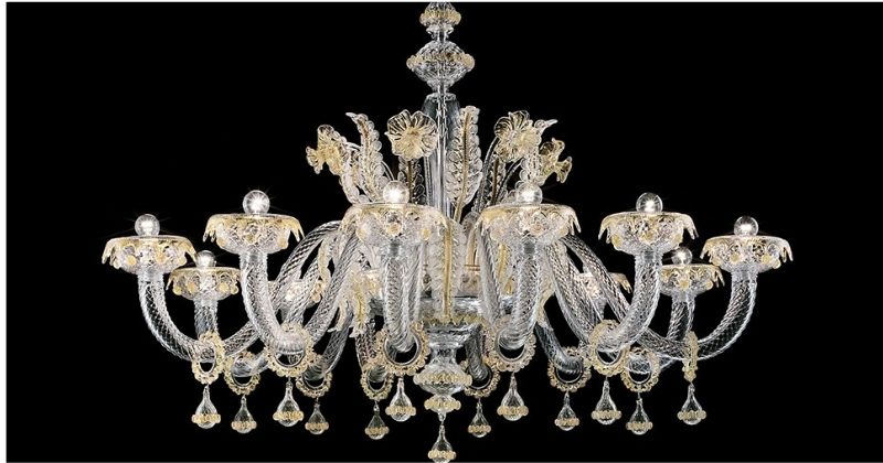 Lustre de cristal de 1 milhão de euros chega a Santa Catarina em contêiner refrigerado