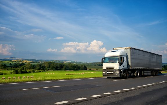 Nova CNH pode ampliar acesso de motoristas profissionais ao transporte rodoviário de cargas