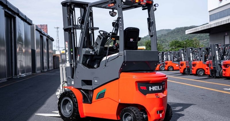 Empilhadeiras elétricas ganham espaço no agro como aliadas da transição energética e da produtividade