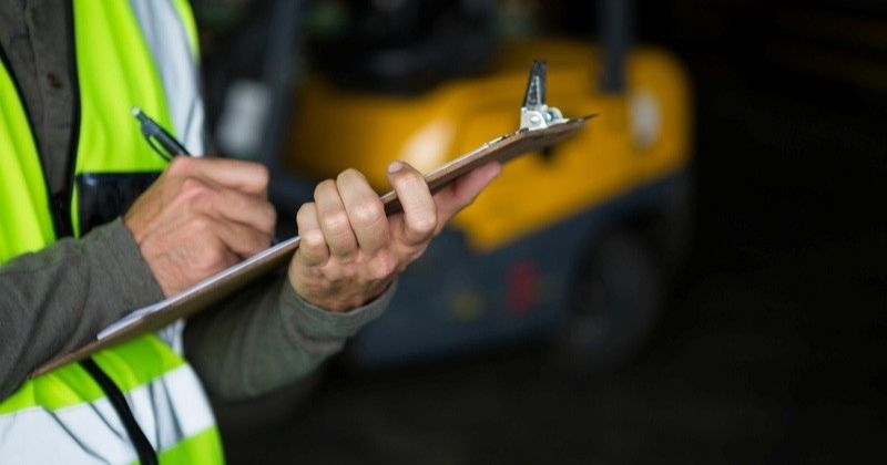 Manutenção preventiva em armazéns ganha espaço como vantagem competitiva, aponta Tria Empilhadeiras