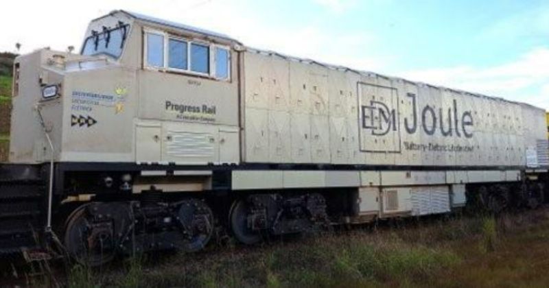 MRS Logística faz demonstração com maior locomotiva a baterias do mundo