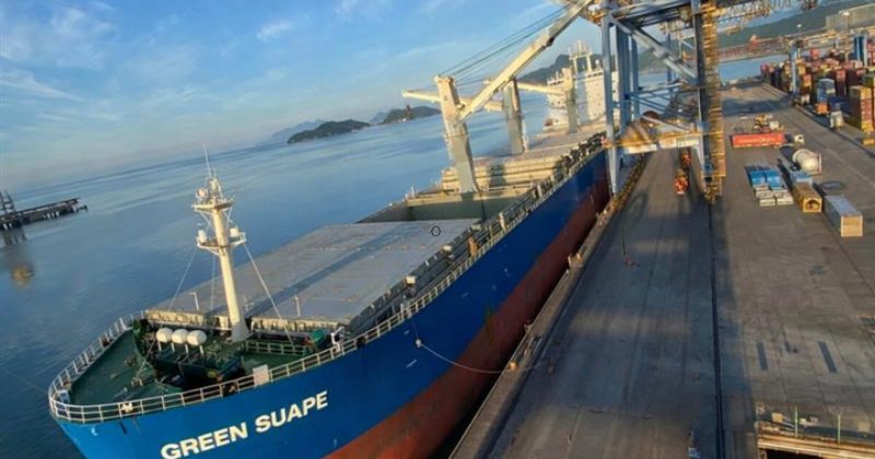 Navio com contêineres e carga geral atraca no Sepetiba Tecon e reforça movimento de escalas multipropósito nos portos