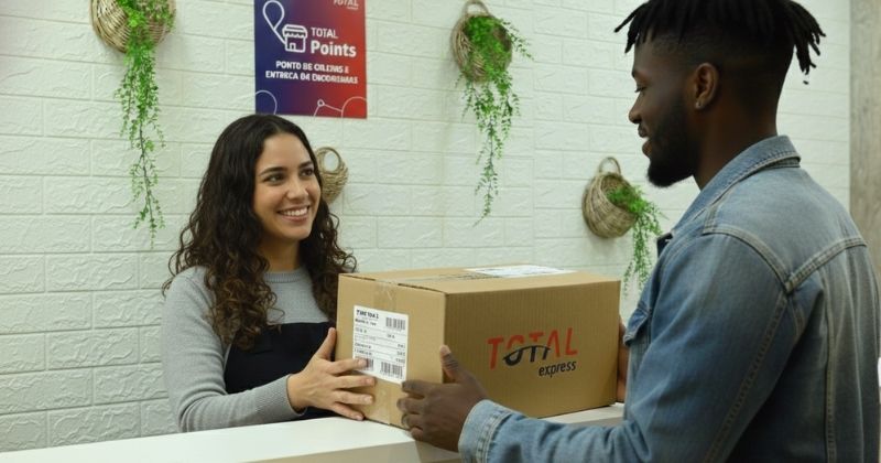 Total Express e Melhor Envio firmam parceria para impulsionar a logística de pequenas e médias empresas
