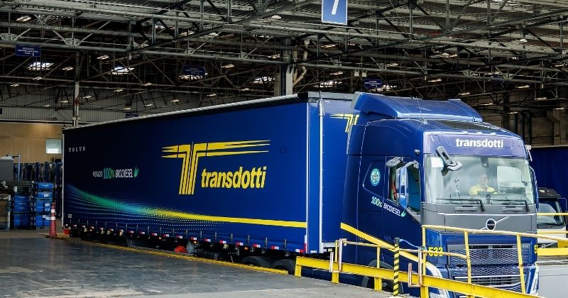 Volvo agrega caminhões 100% Biodiesel no transporte de peças para sua fábrica em Curitiba, PR