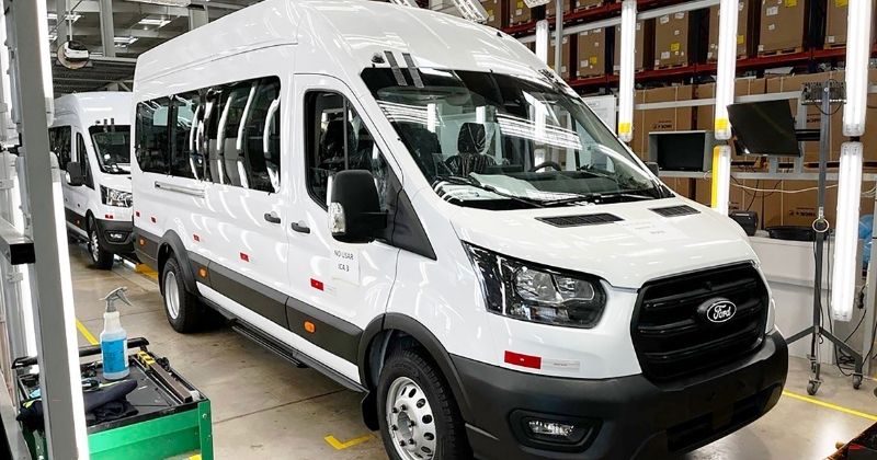 Ford atinge produção de 20 mil unidades da van comercial Transit na América do Sul