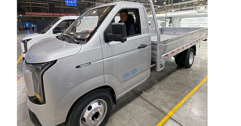 Hitech Electric lança vans elétricas Karry no Brasil após parceria com a Chery Commercial Vehicles