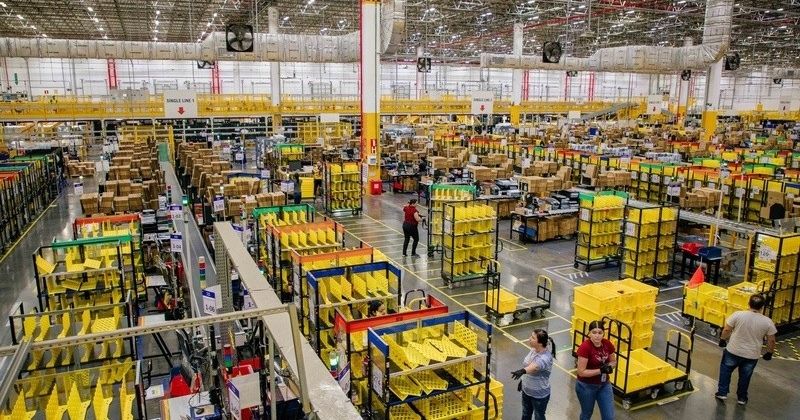 Prime Day 2026 terá 9 mil contratações temporárias para reforçar operação logística da Amazon no Brasil