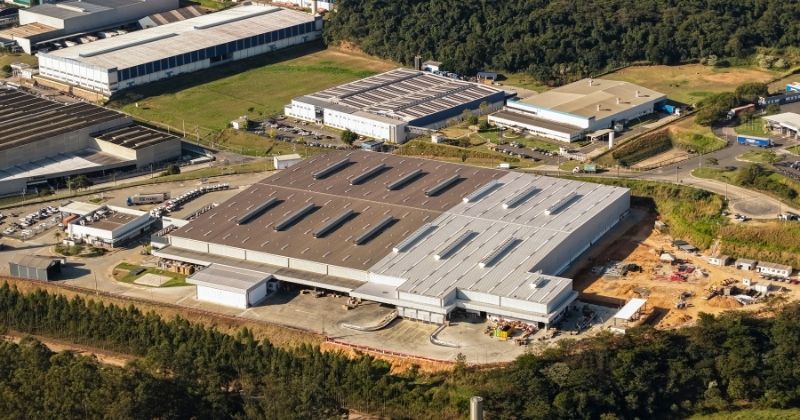 Scania amplia centro de distribuição e capacidade de logística de peças na América Latina