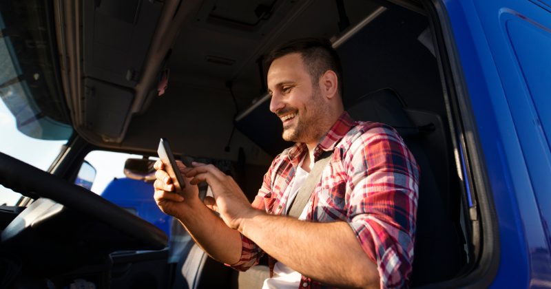 Parada Top integra jornada de caminhoneiros e acelera a digitalização do transporte rodoviário